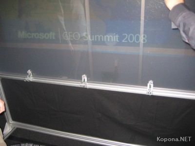 Microsoft TouchWall     c 